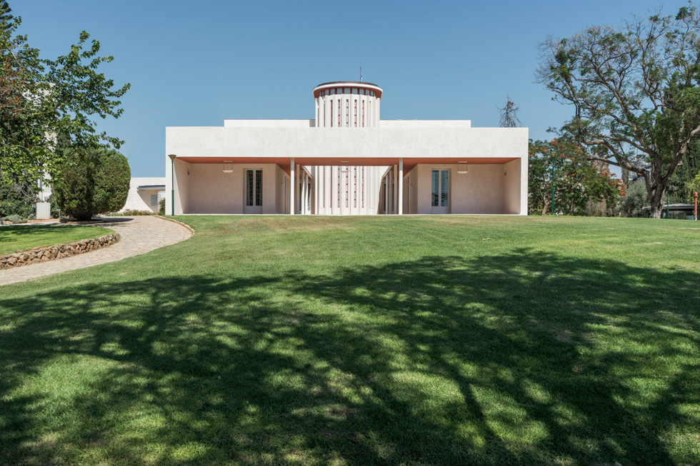 Clore. Weizmann House Эрих Мендельсон. Weizmann House. Хайм Хаус. Court House Weizmann.